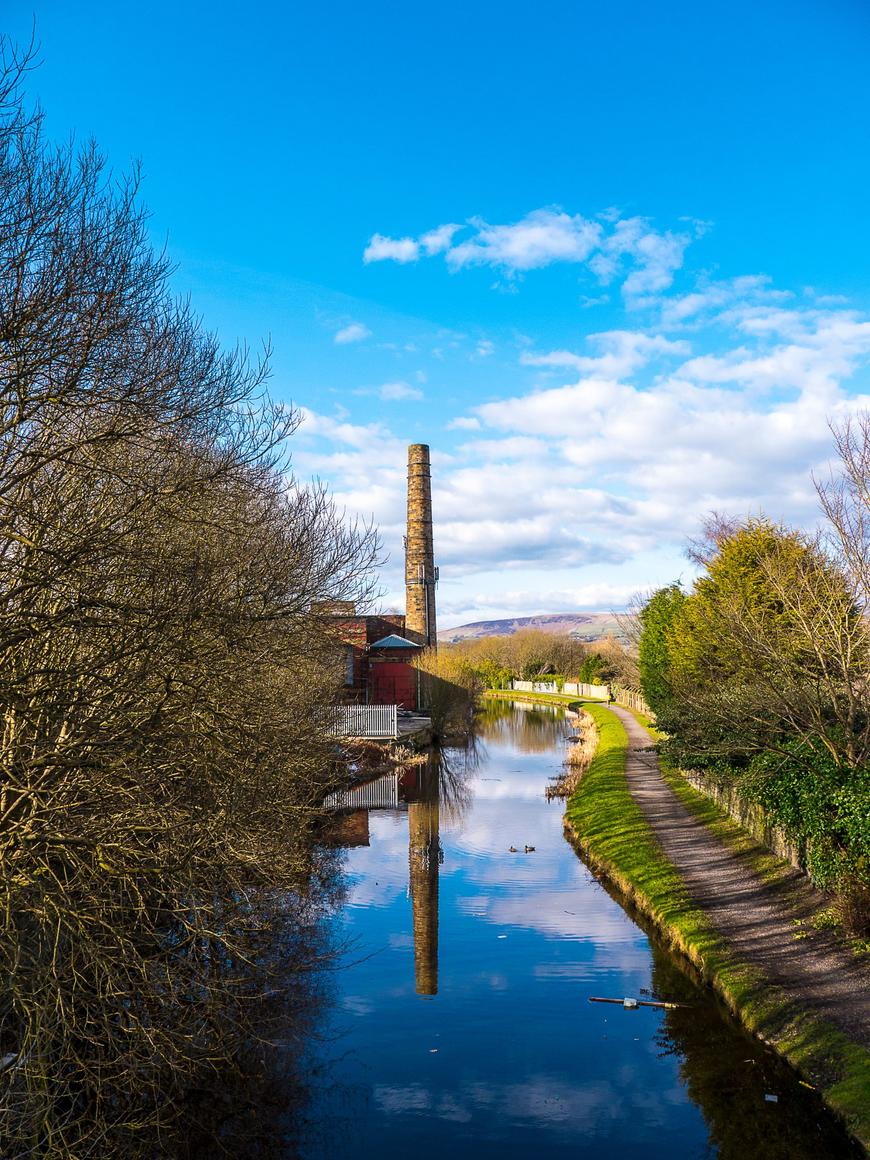 Air Conditioning Burnley | The Leeds Liverpool Canal runs through the Town of Burnley. This brought raw cotton into the town and helped to export woven cloth across the world